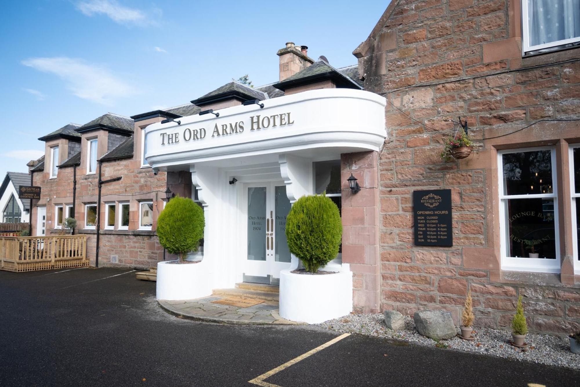 Ord Arms Hotel Мюър оф Орд Екстериор снимка