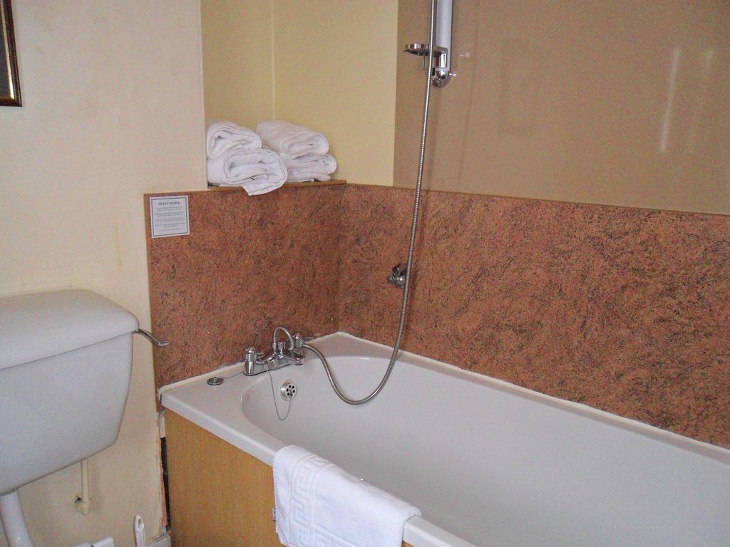 Ord Arms Hotel Мюър оф Орд Екстериор снимка
